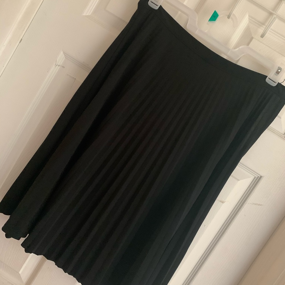Black skirt